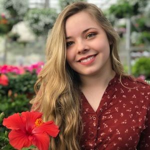 Meet your Posher, Alyssa